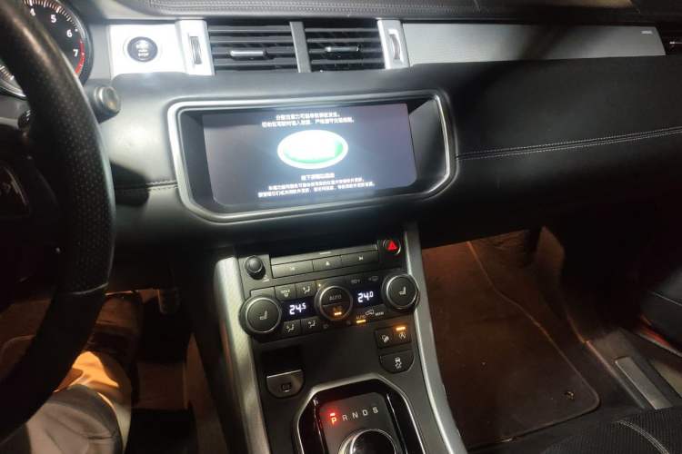 Used Land Rover Range Evoque 2016 2.0T Convertible Audio And AC Panel