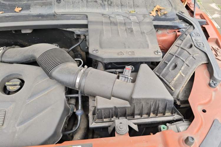 Used Land Rover Range Evoque 2016 2.0T Convertible Engine Bay Left