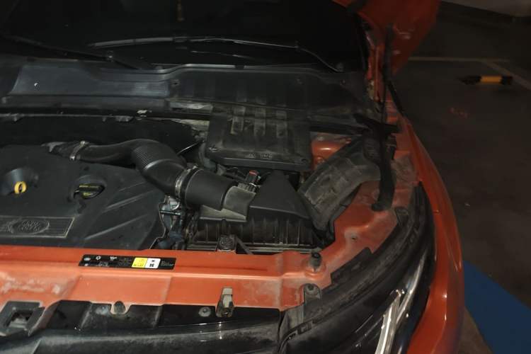 Used Land Rover Range Evoque 2016 2.0T Convertible Engine Bay Left