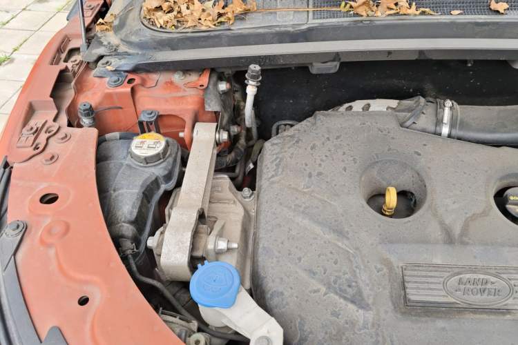 Used Land Rover Range Evoque 2016 2.0T Convertible Engine Bay Right