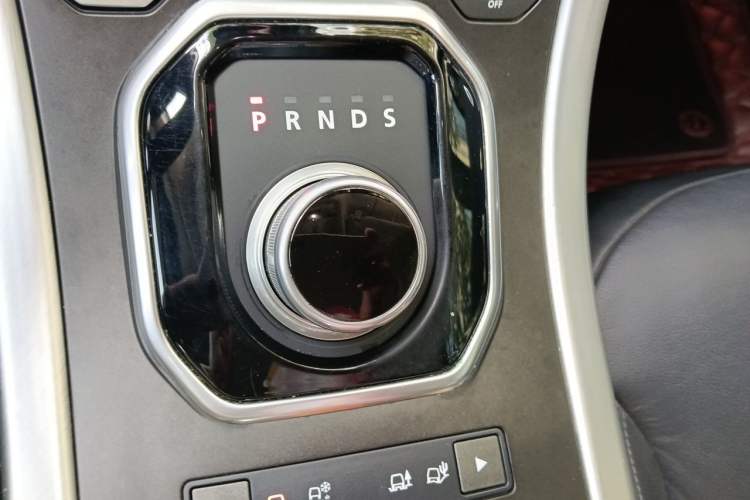 Used Land Rover Range Evoque 2016 2.0T SE Smart Glow Edition Gear Lever