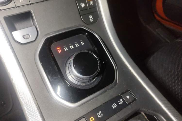 Used Land Rover Range Evoque 2016 2.0T Convertible Gear Lever