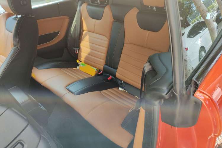Used Land Rover Range Evoque 2016 2.0T Convertible Left Rear Seat