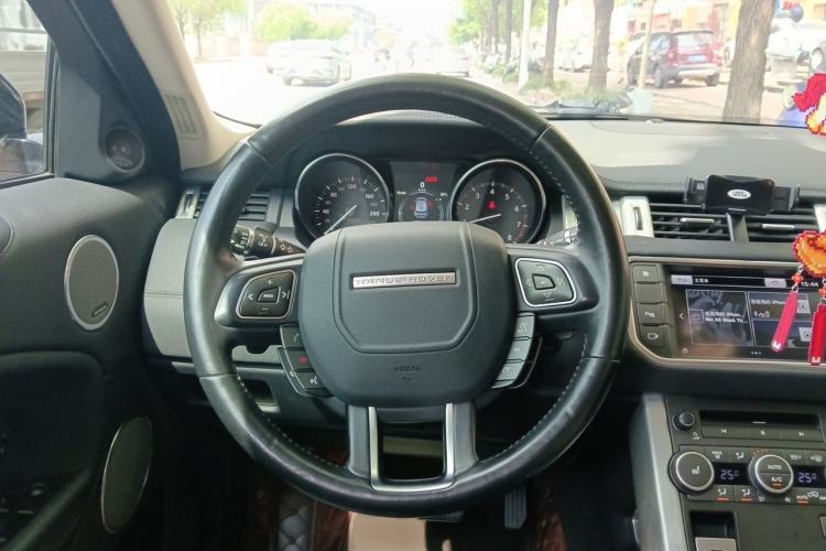 Used Land Rover Range Evoque 2016 2.0T SE Smart Glow Edition Steering Wheel