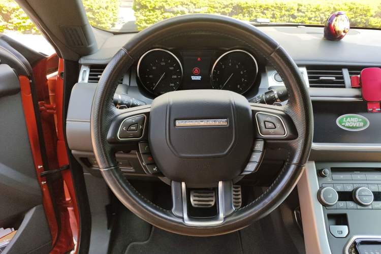 Used Land Rover Range Evoque 2016 2.0T Convertible Steering Wheel