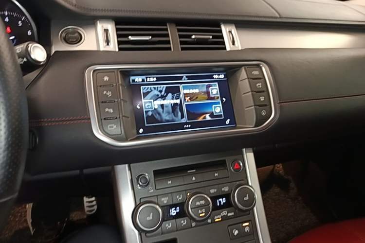 Used Land Rover Range Evoque 2016 2.0T HSE DYNAMIC All-Wheel Drive Edition Audio And AC Panel