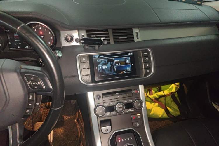 Used Land Rover Range Evoque 2016 2.0T SE PLUS Smart Enjoyment Edition Audio And AC Panel