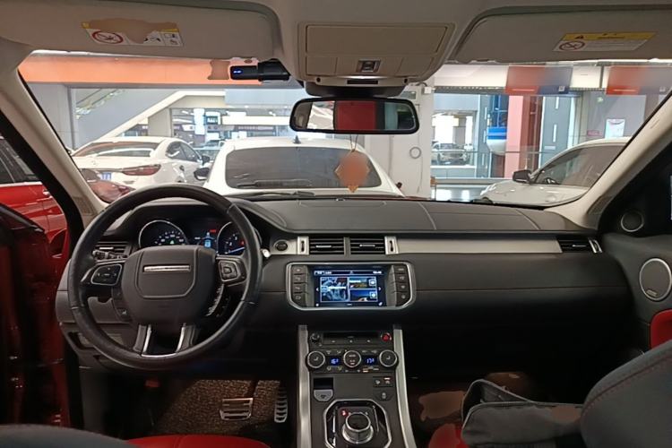 Used Land Rover Range Evoque 2016 2.0T HSE DYNAMIC All-Wheel Drive Edition Center Console
