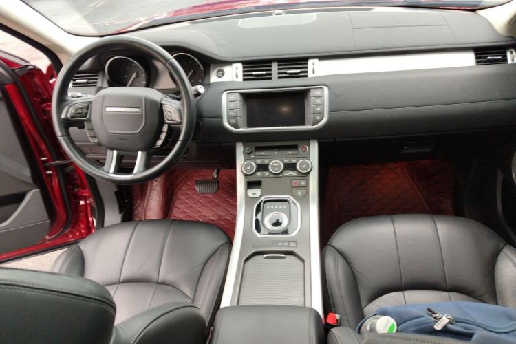 Used Land Rover Range Evoque 2016 2.0T SE Smart Glow Edition Center Console