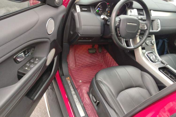Used Land Rover Range Evoque 2016 2.0T SE Smart Glow Edition Driver Seat