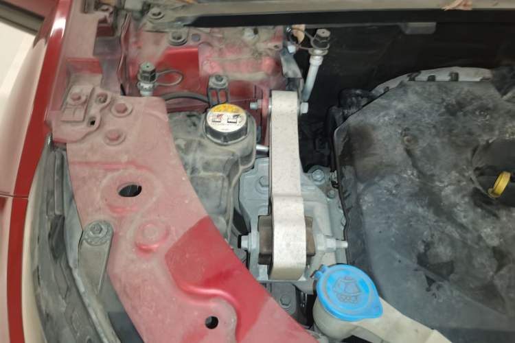 Used Land Rover Range Evoque 2016 2.0T SE Smart Glow Edition Engine Bay Right