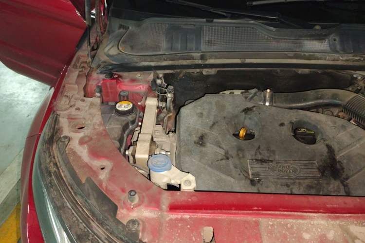 Used Land Rover Range Evoque 2016 2.0T Convertible Engine Bay Right