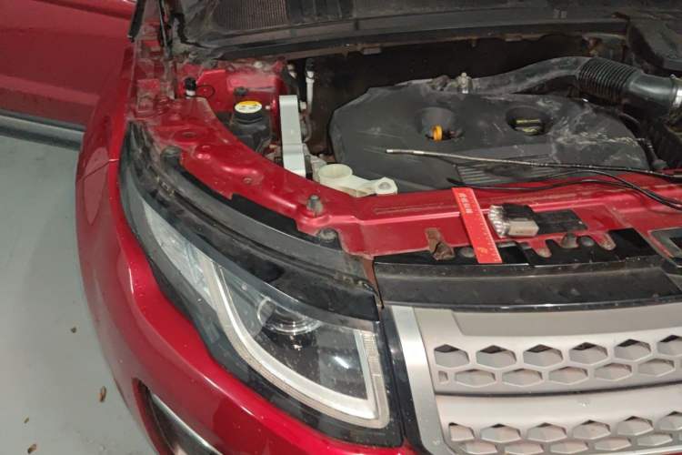 Used Land Rover Range Evoque 2016 2.0T SE PLUS Smart Enjoyment Edition Engine Bay Right