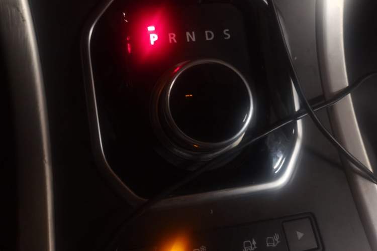 Used Land Rover Range Evoque 2016 2.0T SE Smart Glow Edition Gear Lever