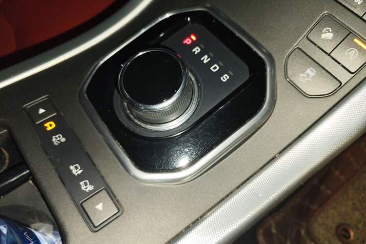 Used Land Rover Range Evoque 2016 2.0T Convertible Gear Lever