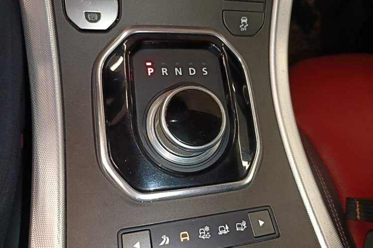 Used Land Rover Range Evoque 2016 2.0T HSE DYNAMIC All-Wheel Drive Edition Gear Lever