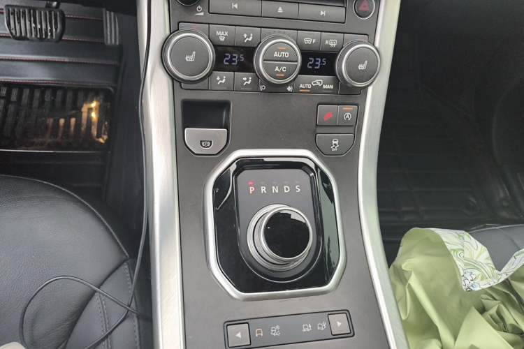 Used Land Rover Range Evoque 2016 2.0T SE Smart Glow Edition Gear Lever