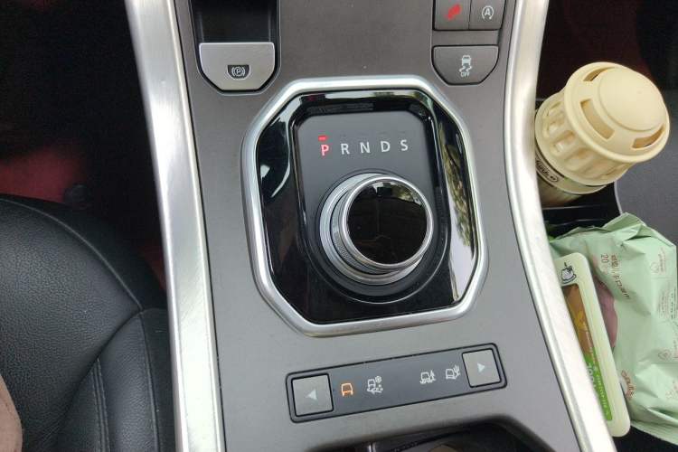 Used Land Rover Range Evoque 2016 2.0T SE Smart Glow Edition Gear Lever