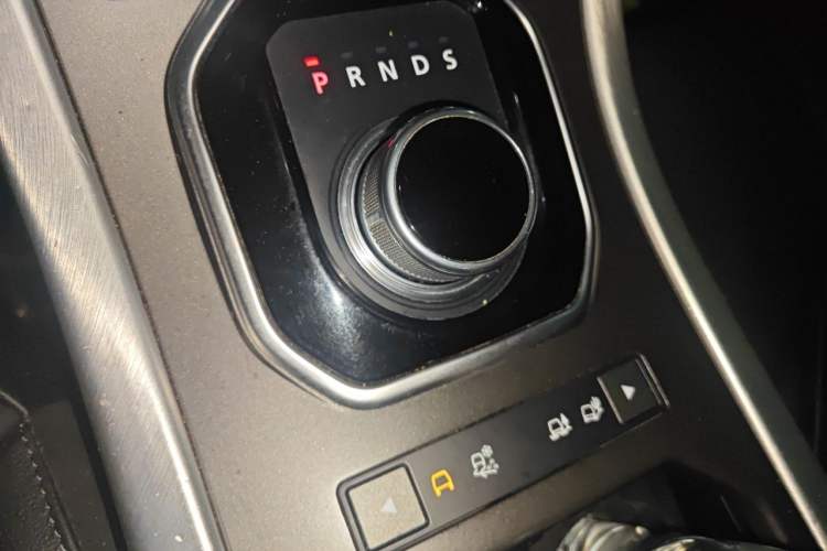 Used Land Rover Range Evoque 2016 2.0T SE PLUS Smart Enjoyment Edition Gear Lever