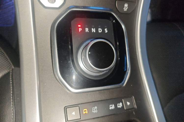 Used Land Rover Range Evoque 2016 2.0T SE PLUS Smart Enjoyment Edition Gear Lever