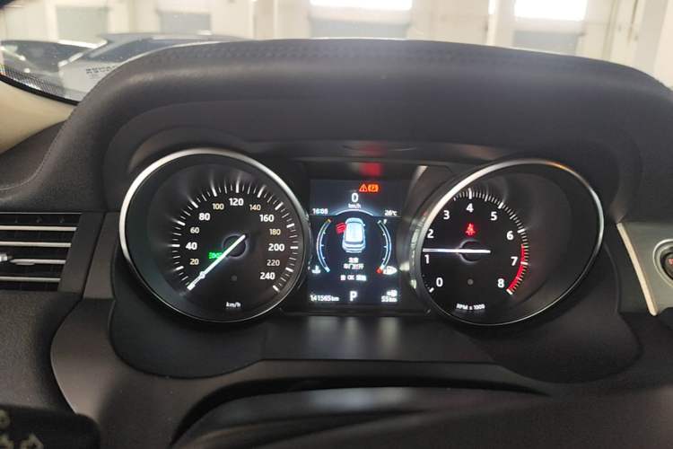 Used Land Rover Range Evoque 2016 2.0T PURE Style Edition Instrument Cluster