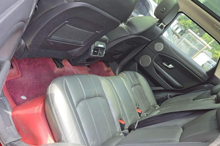 Used Land Rover Range Evoque 2016 2.0T SE PLUS Smart Enjoyment Edition Left Rear Seat
