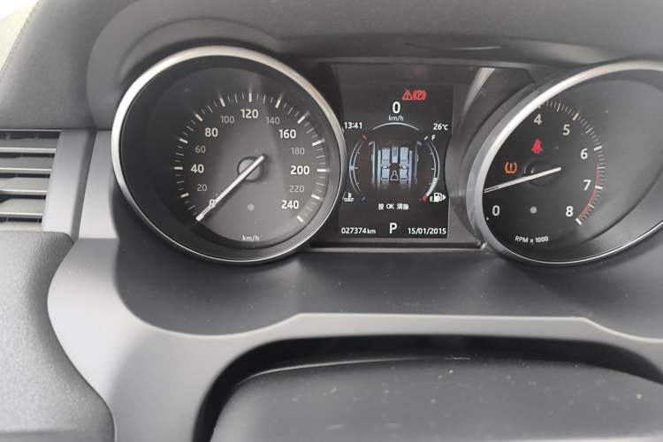 Used Land Rover Range Evoque 2016 2.0T SE Smart Glow Edition Odometer Close Up