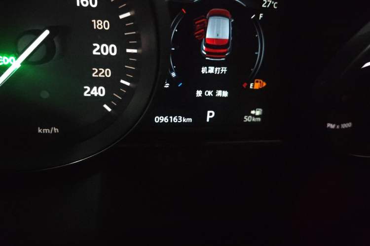 Used Land Rover Range Evoque 2016 2.0T SE PLUS Smart Enjoyment Edition Odometer Close Up