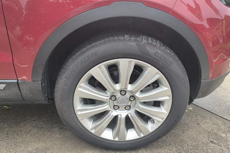 Used Land Rover Range Evoque 2016 2.0T SE Smart Glow Edition Right Front Wheel Hub