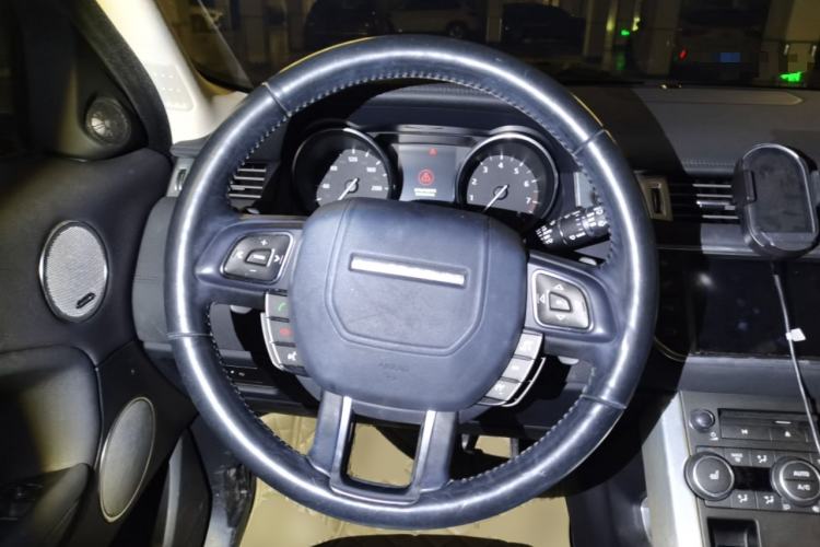 Used Land Rover Range Evoque 2016 2.0T SE Smart Glow Edition Steering Wheel