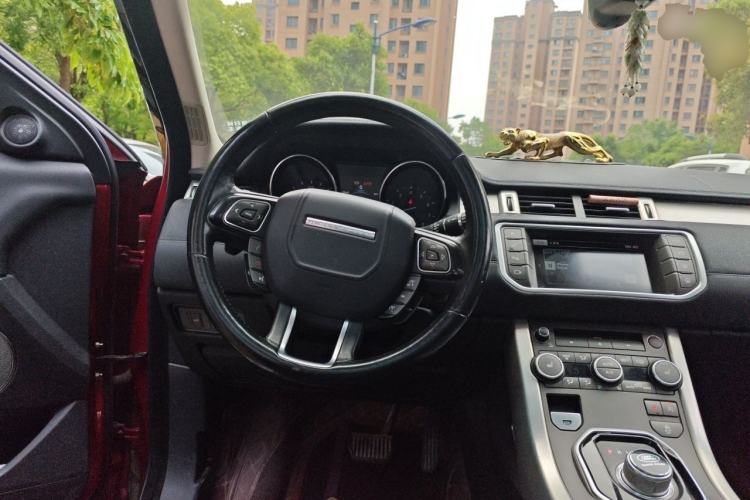Used Land Rover Range Evoque 2016 2.0T SE Smart Glow Edition Steering Wheel