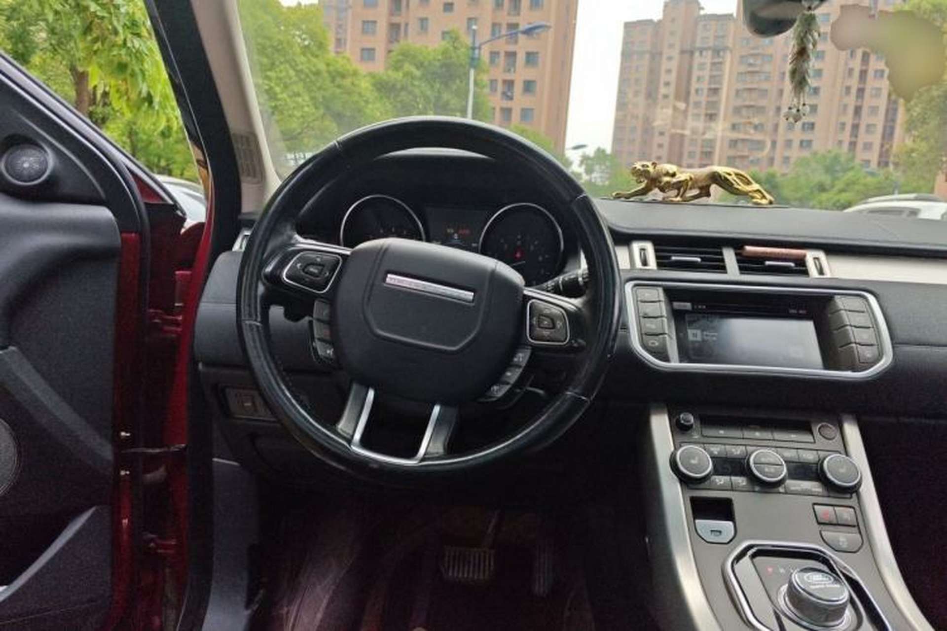Used Land Rover Range Evoque 2016 2.0T SE Smart Glow Edition Steering Wheel