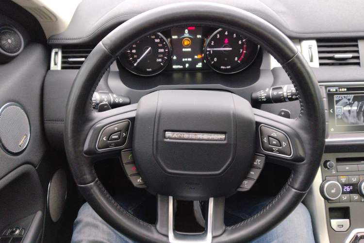 Used Land Rover Range Evoque 2016 2.0T SE Smart Glow Edition Steering Wheel