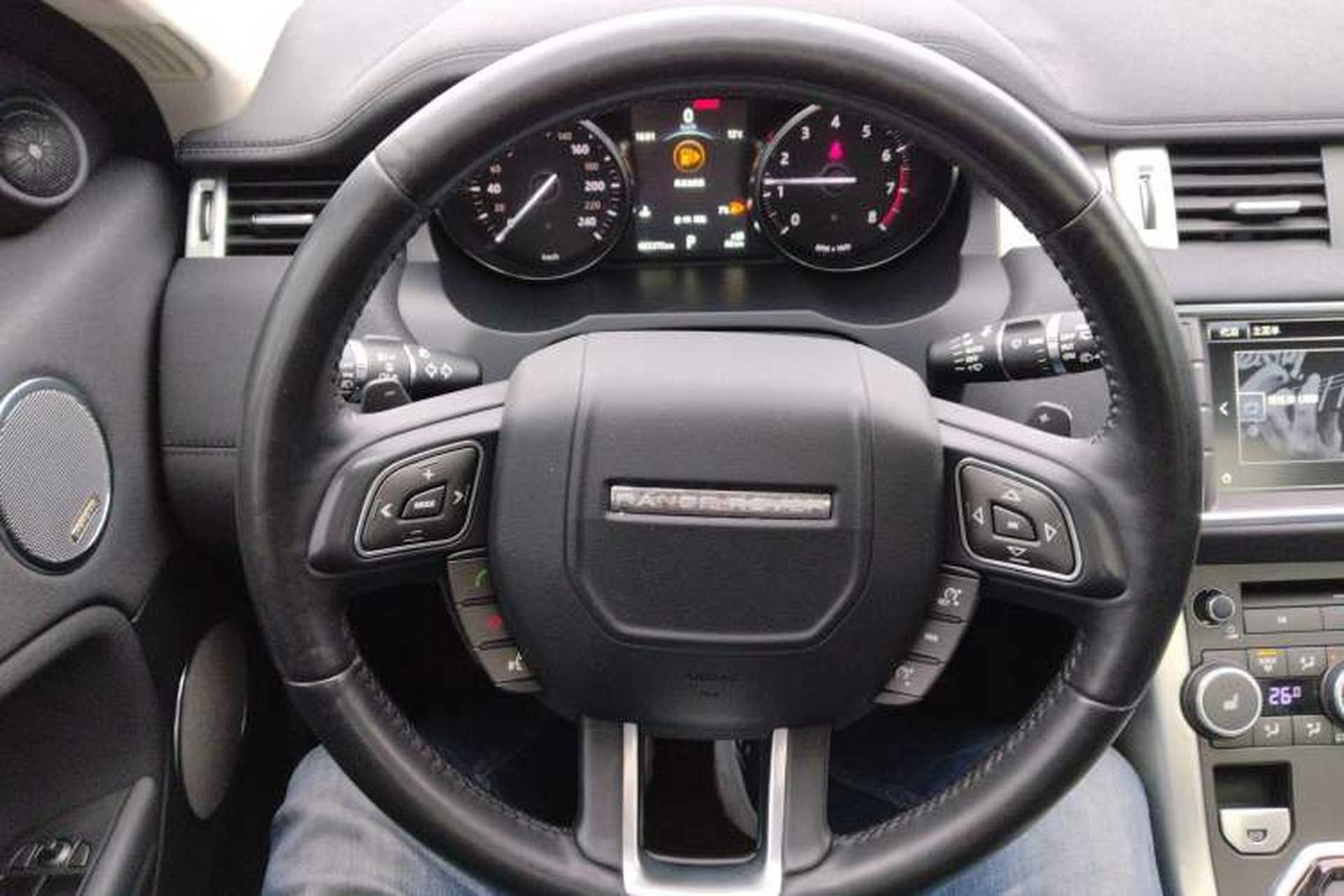 Used Land Rover Range Evoque 2016 2.0T SE Smart Glow Edition Steering Wheel
