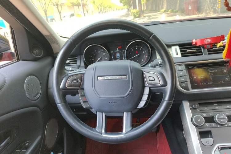 Used Land Rover Range Evoque 2016 2.0T SE Smart Glow Edition Steering Wheel