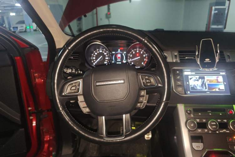 Used Land Rover Range Evoque 2016 2.0T SE PLUS Smart Enjoyment Edition Steering Wheel