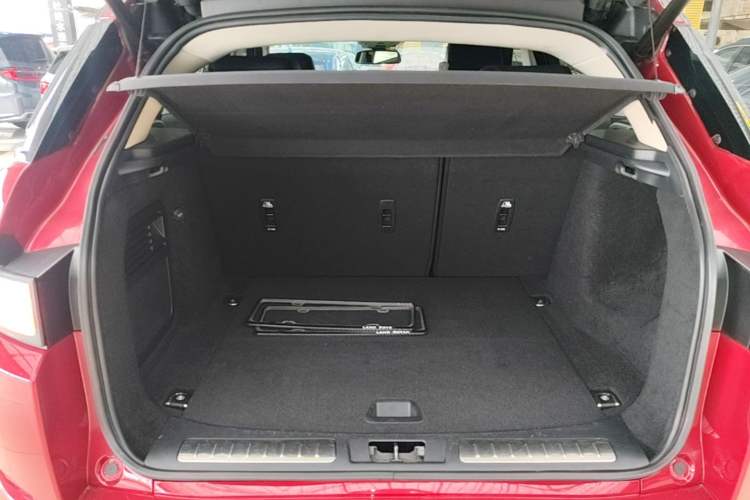 Used Land Rover Range Evoque 2016 2.0T SE Smart Glow Edition Trunk