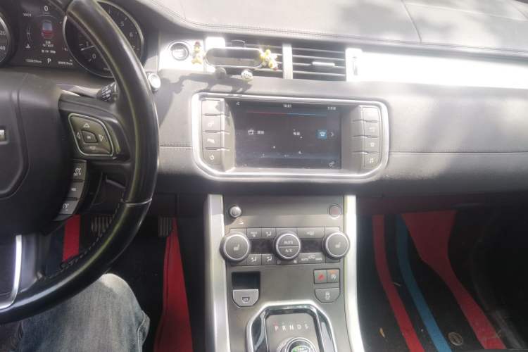 Used Land Rover Range Evoque 2016 2.0T PURE Style Edition Audio And AC Panel