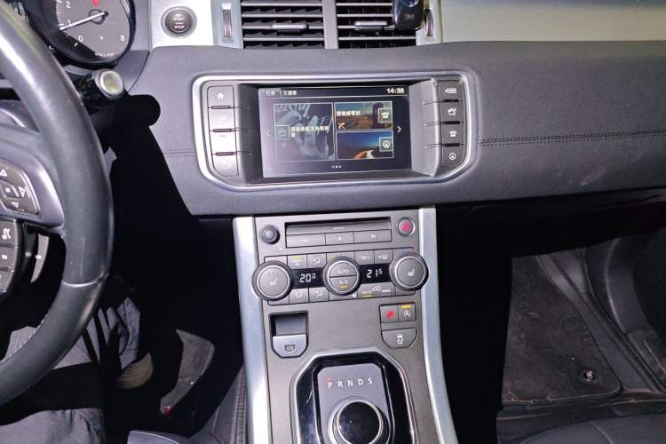 Used Land Rover Range Evoque 2016 2.0T SE Smart Glow Edition Audio And AC Panel