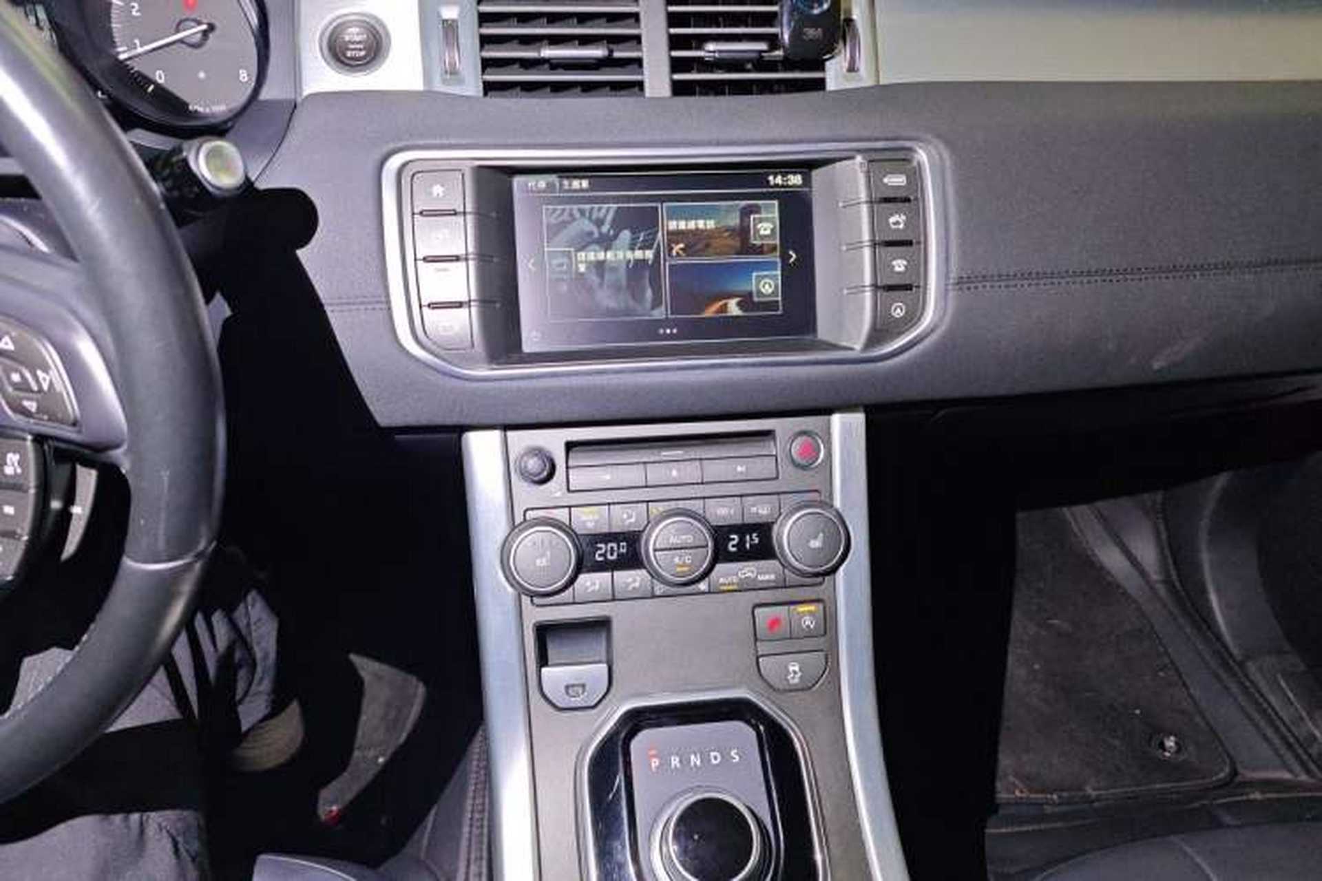 Used Land Rover Range Evoque 2016 2.0T SE Smart Glow Edition Audio And AC Panel