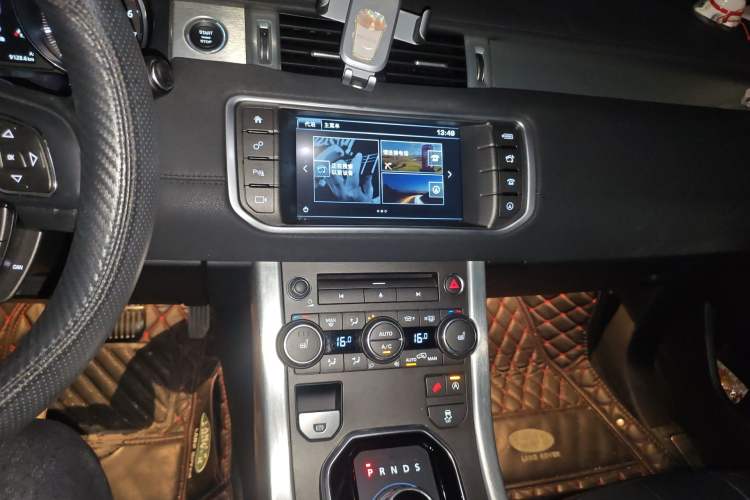 Used Land Rover Range Evoque 2016 2.0T SE Smart Glow Edition Audio And AC Panel