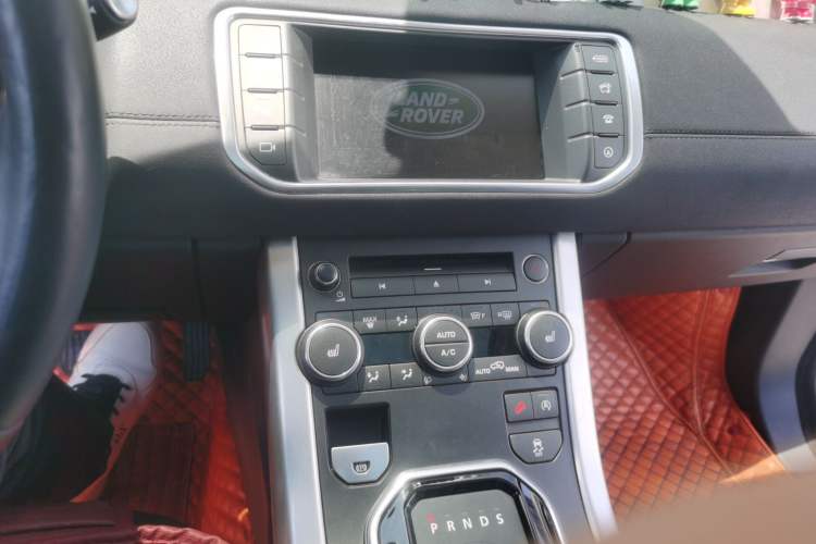 Used Land Rover Range Evoque 2016 2.0T SE Smart Glow Edition Audio And AC Panel
