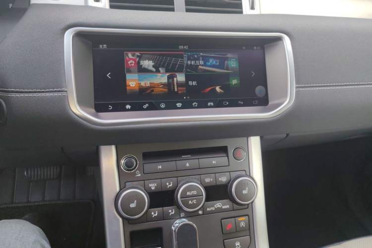 Used Land Rover Range Evoque 2016 2.0T SE PLUS Smart Enjoyment Edition Audio And AC Panel