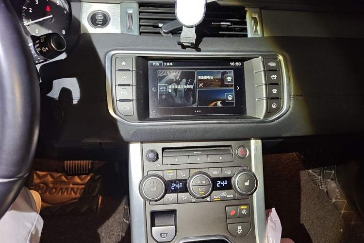 Used Land Rover Range Evoque 2016 2.0T SE Smart Glow Edition Audio And AC Panel