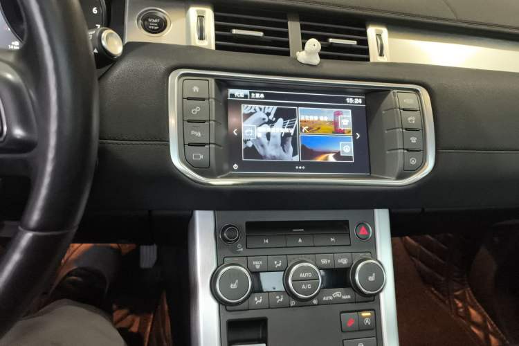 Used Land Rover Range Evoque 2016 2.0T SE Smart Glow Edition Audio And AC Panel