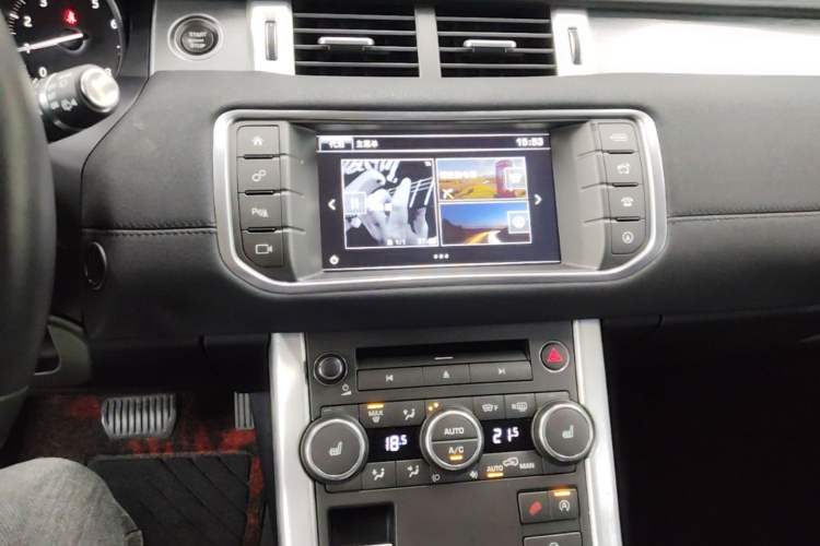 Used Land Rover Range Evoque 2016 2.0T SE Smart Glow Edition Audio And AC Panel