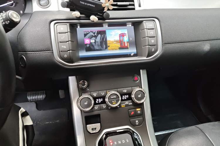Used Land Rover Range Evoque 2016 2.0T PURE Style Edition Audio And AC Panel