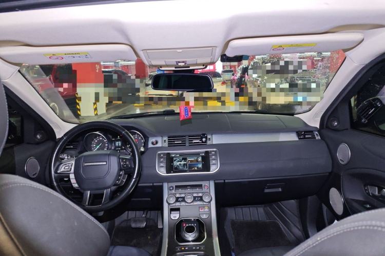 Used Land Rover Range Evoque 2016 2.0T SE Smart Glow Edition Center Console
