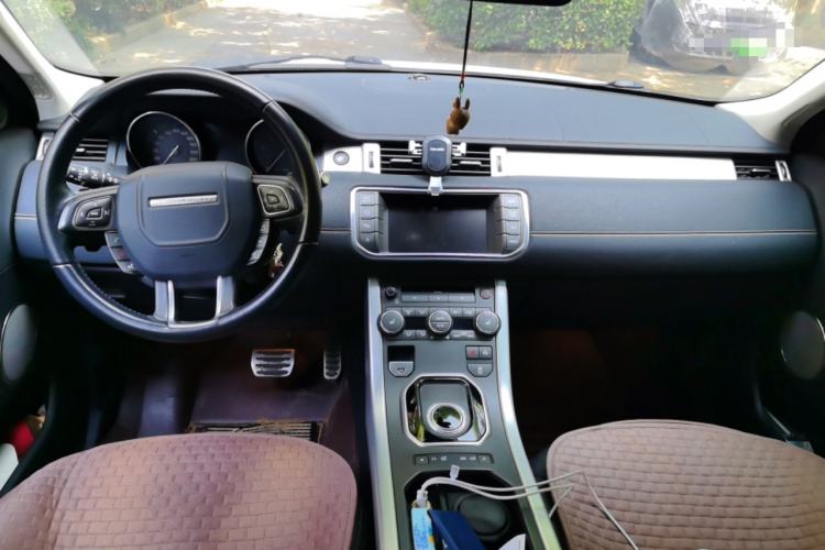 Used Land Rover Range Evoque 2016 2.0T SE PLUS Smart Enjoyment Edition Center Console