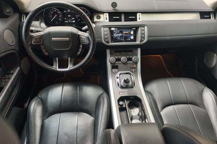 Used Land Rover Range Evoque 2016 2.0T SE Smart Glow Edition Center Console